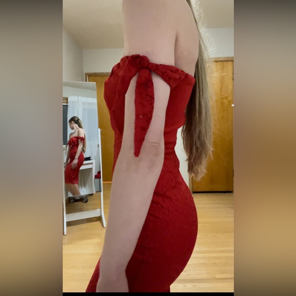 Red Lace Off-the-Shoulder Dress - Picture 6 of 8